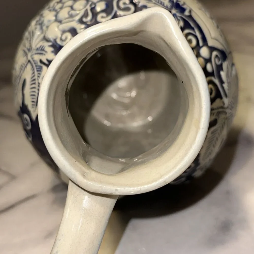 Gerzit wine pitcher